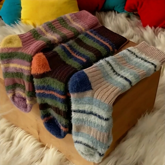 🆕️Cozy Fuzzy Striped Socks 3-Pack | Soft & Warm Fluffy Winter Lounge Socks🧦 - Picture 15 of 15